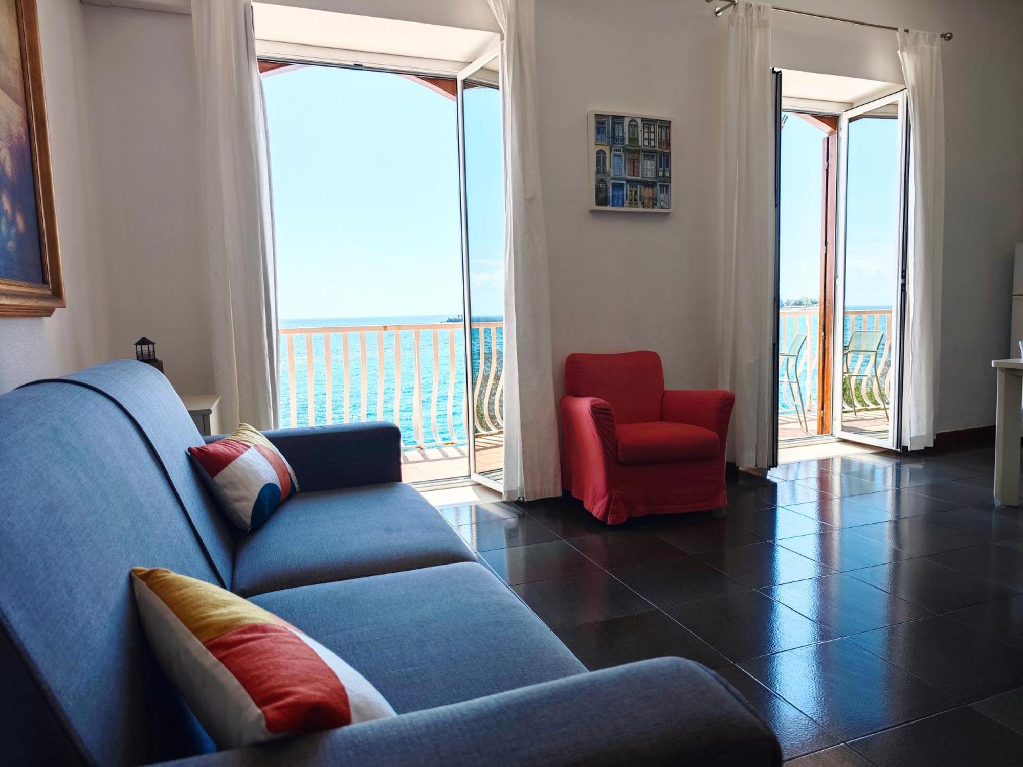 Super Panorama & Astonishing Apartment Seaview Giardini Naxos Exterior photo