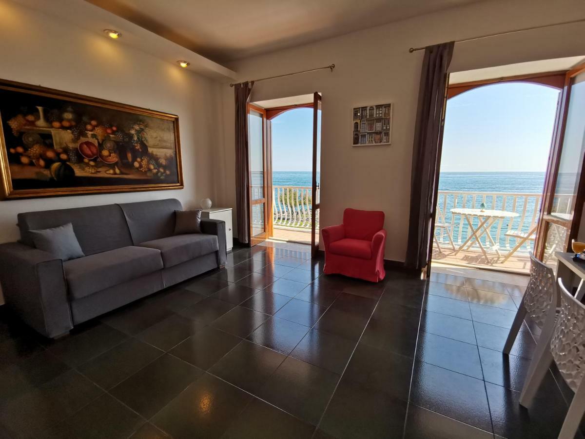 Super Panorama & Astonishing Apartment Seaview Giardini Naxos Exterior photo