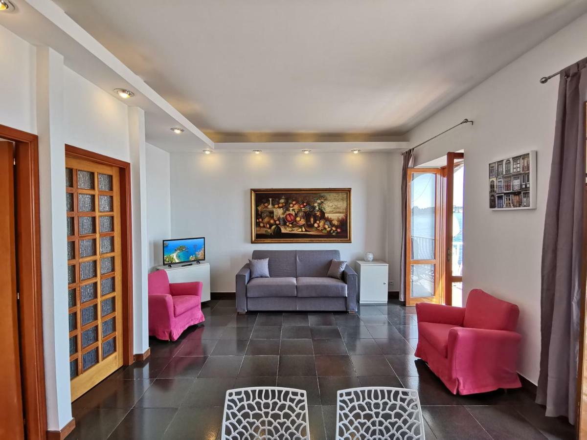 Super Panorama & Astonishing Apartment Seaview Giardini Naxos Exterior photo